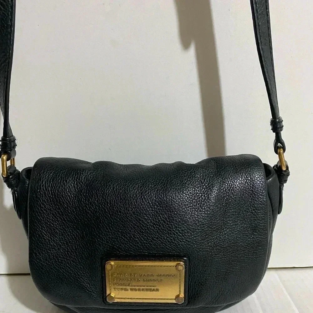 Marc By Marc Jacob’s black leather crossbody handbag